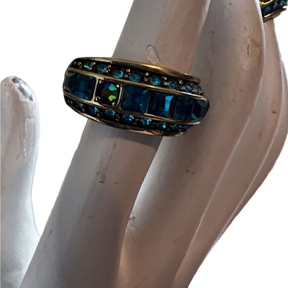 Heidi Daus Blue Montana three row pavé, set crystals in a ring band. - Picture 4 of 5